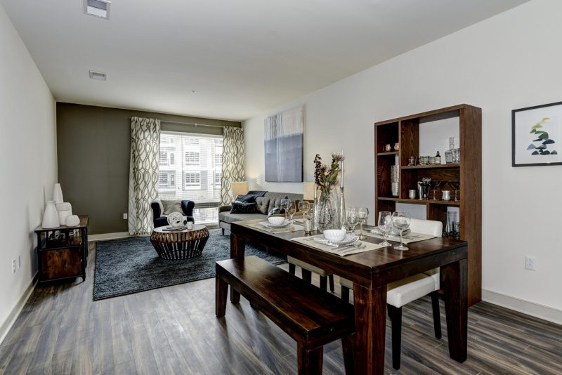 Expansive windows, and effortless flow