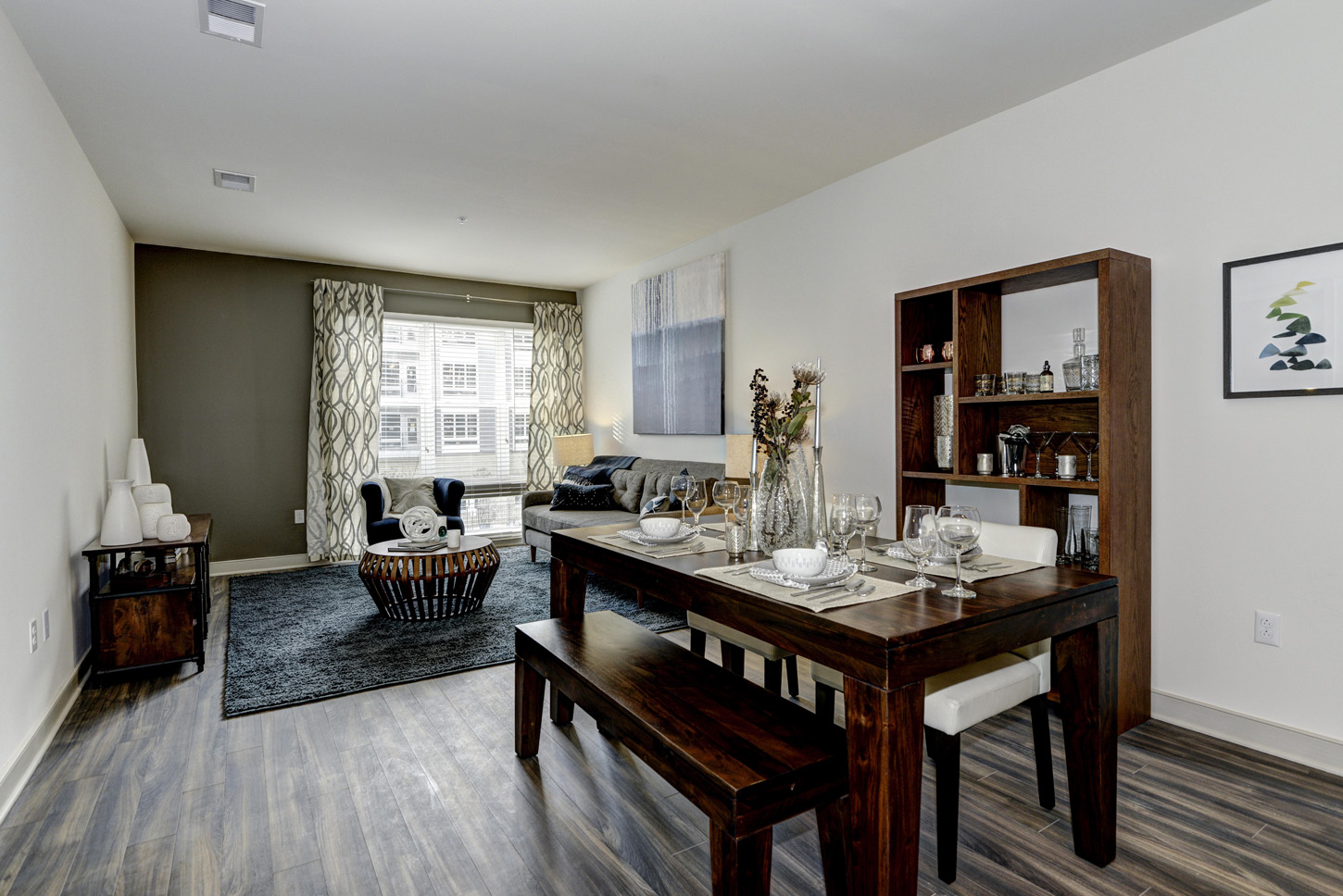 Expansive windows, and effortless flow